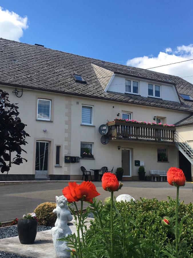 Ferienwohnung Fuer Die Familie Oder Gruppen Nahe Dem Hohen Venn Wirtzfeld Exterior photo